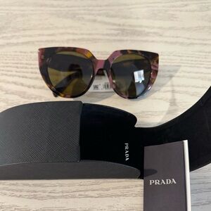 Prada Sunglasses 🔥🔥🔥 PR 14WS Tortoise Begonia brand new with box